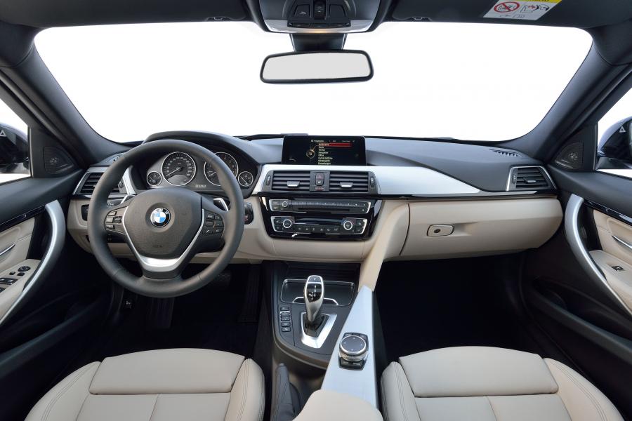  BMW 340i Sport Line 2015 года  (фото 31 из 47)